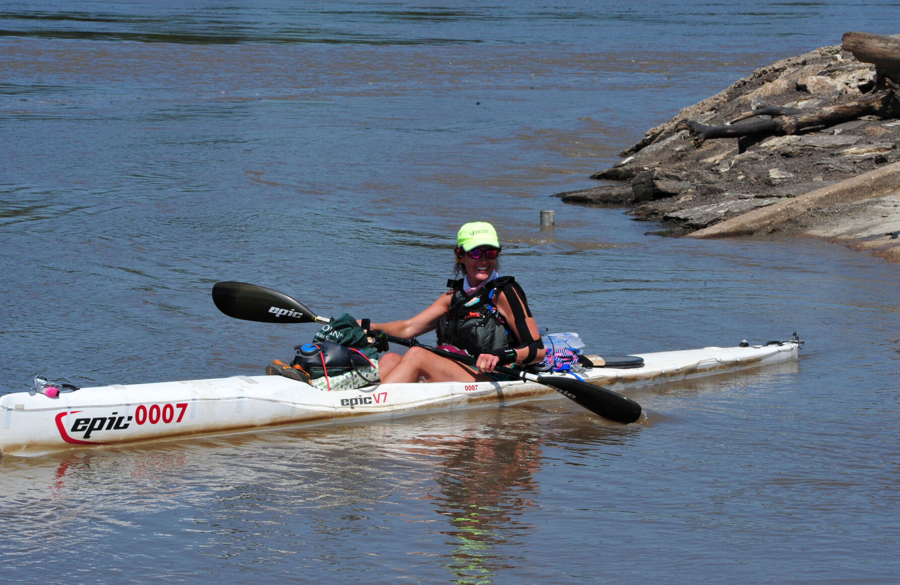 Jenni Hutson paddles